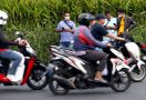 Pelajar SMA Naik Motor ke Sekolah, Kecelakaan, Jatuh ke Kolong Bus, Terlindas, Tewas - JPNN.com