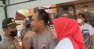 Perayaan HUT ke-77 RI di Madiun Diwarnai Keributan, Polisi Cekcok dengan Wartawan - JPNN.com Jatim