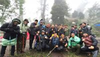 Menapaki Lumpur & Diterpa Badai demi Merenung di Puncak Gunung saat Pergantian Tahun - JPNN.com