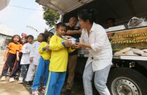 SARASEHAN Bersama Aice dan Foodbank of Indonesia - JPNN.com