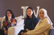 Philips Handheld Steamer 5000 Series Hadir di Jakarta Fashion Week 2025 - JPNN.com