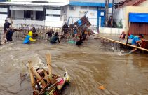 Banjir di Tangsel, 320 KK jadi Korban - JPNN.com