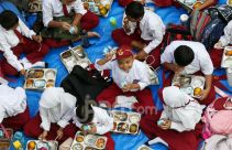 Keceriaan Siswa Makan Bergizi Gratis - JPNN.com