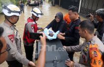 Banjir Rendam Perumahan Vila Nusa Indah 3 - JPNN.com