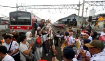 KAI Commuter Peringati Hari Sumpah Pemuda dengan Pelanggan