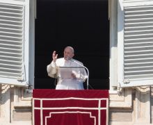 Paus Fransiskus Sebut Sunat Perempuan Merendahkan Martabat Kaum Hawa - JPNN.com
