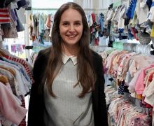 Di Tengah Meningkatnya Biaya Hidup di Australia, Program Bertukar Pakaian Semakin Populer - JPNN.com