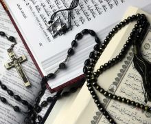 Makin Tertutup, Pintu untuk Mengikrarkan Cinta Beda Iman di Indonesia - JPNN.com