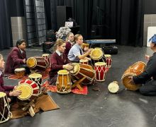 Menarik Minat Belajar Bahasa Indonesia di Australia Lewat Alat Musik Kendang - JPNN.com