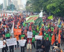 Ribuan Orang Melakukan Unjuk Rasa Menolak Tabungan Perumahan Rakyat - JPNN.com