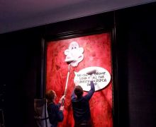 Dunia Hari Ini: Lukisan Raja Charles Jadi Serangan Aktivis Pencinta Hewan - JPNN.com
