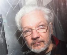Dunia Hari Ini: Julian Assange, Pendiri Wikileaks, Keluar dari Penjara di Inggris - JPNN.com
