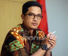 Sudah 3 Tahun Febri Diansyah Rangkap Jabatan di KPK - JPNN.com