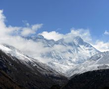 Virus Corona Mendunia, Nepal Tutup Gunung Everest - JPNN.com