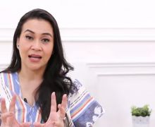 Zoya Amirin Ungkap Cara Ampuh Bikin Wanita Keenakan, Enggak Perlu Anu Besar - JPNN.com