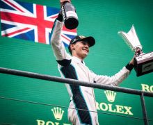 Russell Resmi Sebagai Rekan Setim Lewis Hamilton Mulai F1 2022 - JPNN.com