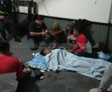 Truk Fuso Bermuatan Besi Tua Tercebur ke Sungai, 7 Orang Selamat, 2 Hilang Tenggelam - JPNN.com