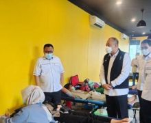 Ribuan Warga Vaksinasi di Kantor DPD Golkar Jakarta, Sinovac & AstraZeneca - JPNN.com