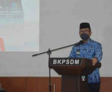 Bupati Imron Minta Masyarakat Berani Melaporkan Praktik Pungli  - JPNN.com