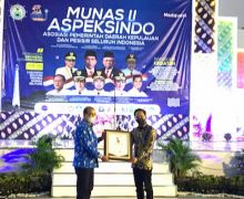 Nono Sampono Terima Penghargaan Tokoh Maritim Pengagas RUU Daerah Kepulauan - JPNN.com