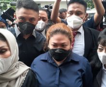 Putri Nia Daniaty Hari Ini Tidak Bisa ke Polda Metro Jaya, Begini Alasannya - JPNN.com