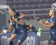 Carlos Fortes Bawa Arema FC Menangi Derbi Jatim Kontra Madura United - JPNN.com