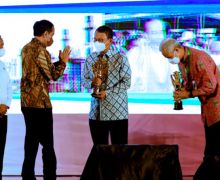 Raih Penghargaan dari Jokowi, Ganjar Pranowo tak Ingin Berpuas Diri - JPNN.com