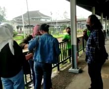 Detik-Detik Penangkapan Siskaeee, Diikuti Polwan, Lalu Diadang Polisi Gondrong, Lihat Penampilannya - JPNN.com