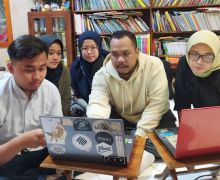 4 Mahasiswa Beraksi di TBM Bukit Duri Bercerita, Patut Dicontoh - JPNN.com