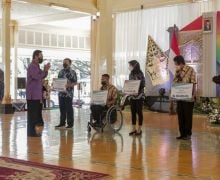 Sri Sultan HB X Berikan Penghargaan untuk Kontingen DIY di PON XX dan Peparnas XVI - JPNN.com