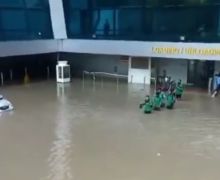Viral, Banjir Melanda Terminal 3 Bandara Soetta, Lihat Fotonya - JPNN.com