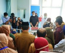 Bu Risma Bantu Pasien Pengidap Kanker Tulang Ganas di Aceh - JPNN.com