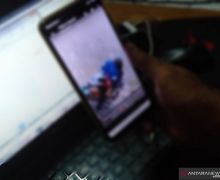 Video 2 Sejoli Mesum di Alun-Alun Gresik, Si Cowok Tak Mau Dilarang, Terjadilah - JPNN.com