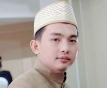 Heboh Cak Nun Menyamakan Jokowi dengan Firaun, Ustaz Hilmi Singgung Nama Anies, Oalah - JPNN.com