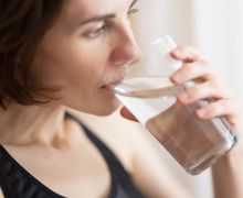 Ingin Bisa Minum Air Putih Lebih Banyak Setiap Hari, Gunakan 6 Trik Jitu Ini - JPNN.com