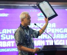 Ganjar Pranowo Geregetan Masih Ada Guru Sebar Hoaks soal Pemerintah - JPNN.com