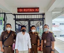 Kejaksaan Mengeksekusi Terpidana Kasus Korupsi PDAM ke Lapas Tulungagung - JPNN.com
