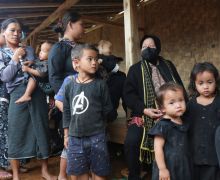 Mensos Serahkan Uang untuk Membangun Jalan di Kampung Baduy, Sebegini Jumlahnya - JPNN.com