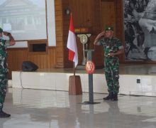 Kolonel Hamim Tohari Serahkan Tugas dan Jabatan Kasrem Kepada Danrem 174 Merauke - JPNN.com