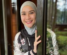 Zaskia Adya Mecca Cerita Kronologi Putranya Masuk ICU - JPNN.com