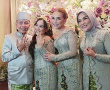 Ini Penyebab Ayu Ting Ting Tak Diperbolehkan Menyiram Sang Adik dalam Prosesi Siraman - JPNN.com