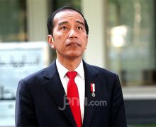 Jokowi Pakai Rompi Antipeluru, Paspampres Membawa Senjata Laras Panjang - JPNN.com