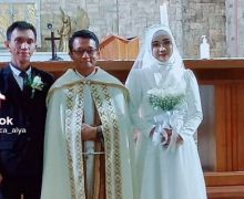 Ustaz Hasnul Merasa Kasihan terhadap Perempuan Berjilbab Menikah di Gereja, Ini Alasannya - JPNN.com