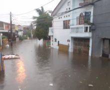 Hujan Lebat, 11 Titik di Kota Bekasi Banjir, Lihat Fotonya - JPNN.com