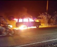 Mobil Kijang Ludes Terbakar di Jalan Lintas Timur, Sopir Malah Kabur - JPNN.com