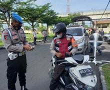 Propam Bergerak, 4 Polisi Ini Hanya Bisa Pasrah - JPNN.com