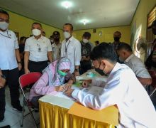 Para Pemilik Lahan di Wadas Sukarela Menandatangani Bukti Pencairan Uang Ganti Rugi - JPNN.com