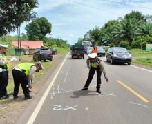 Kecelakaan Maut di Jalintim, Pengendara Motor Tewas di Tempat Disambar Bus - JPNN.com