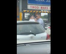 Bang Jago Ini Turun dari Pajero lalu Menampar Sopir Mobil Yaris, Viral Deh - JPNN.com