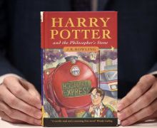 Dilelang di London, Cetakan Langka Harry Potter Dihargai Sebegini - JPNN.com